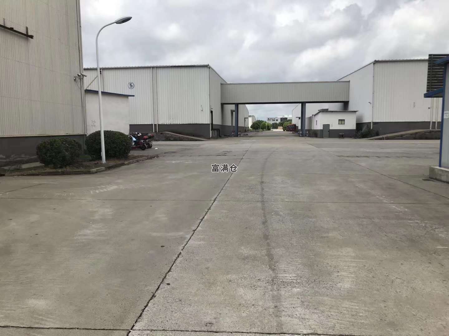 新出奉賢南橋帶噴淋廠房出租2700平到5800平