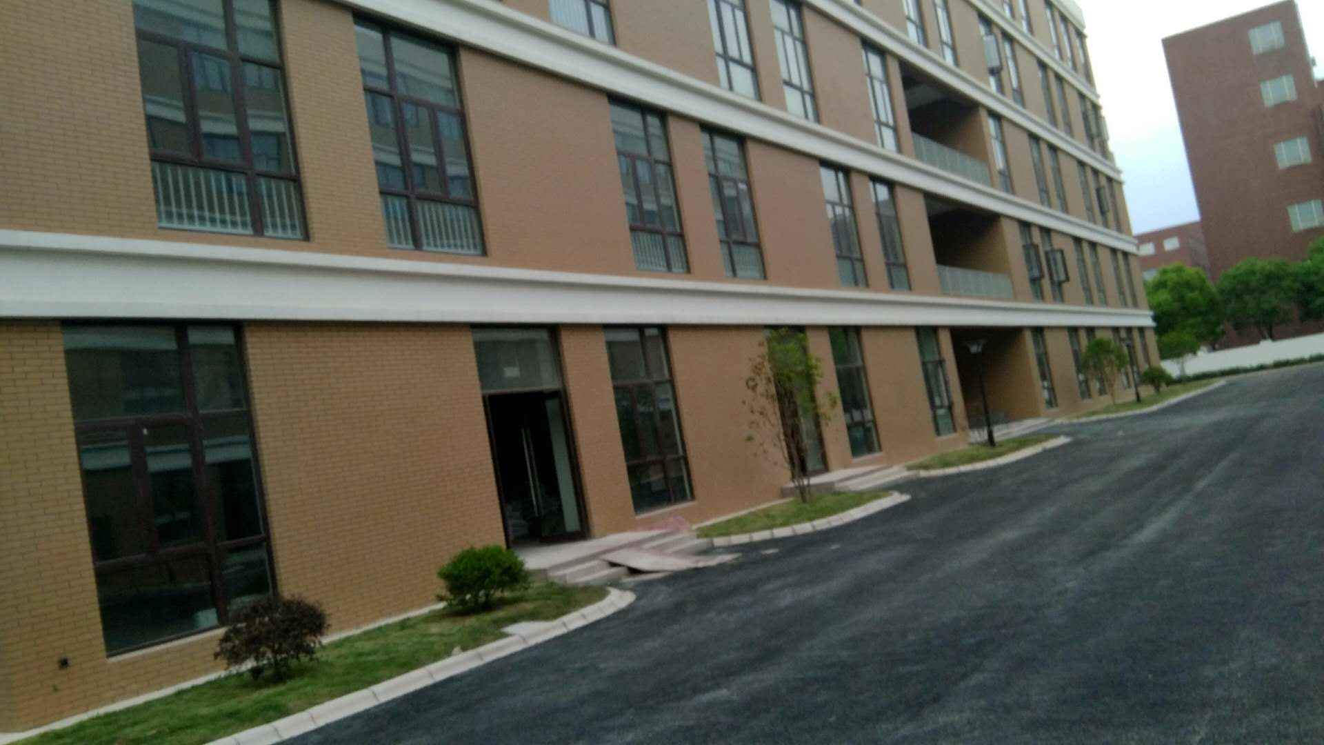 浦東園區(qū)雙層標(biāo)準(zhǔn)廠房出租2300平可環(huán)評(píng)